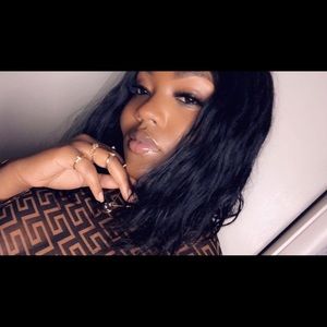 Meet your Posher, Genay